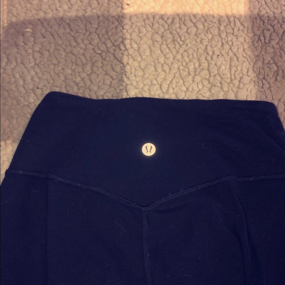 Lululemon - Picture 4 of 6